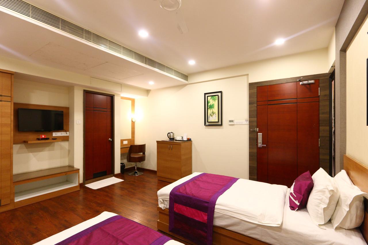 Fabhotel Prime Adore Residency Chennai Exterior foto